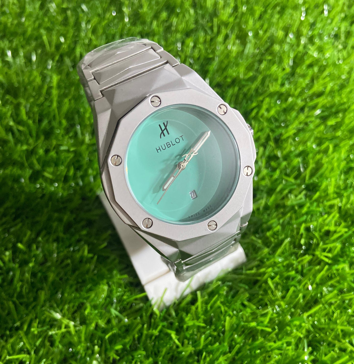 Hublot-Inspired Stainless Steel Wristwatch with Mint Green Dial